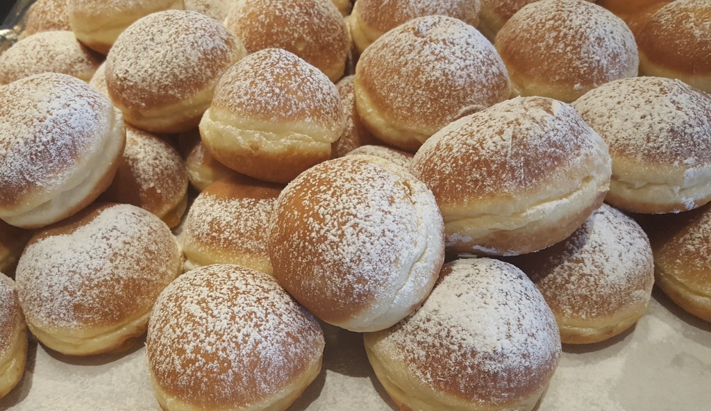 Faschingskrapfen, Pfannkuchen oder einfach nur Berliner - Hotel Alpenfriede