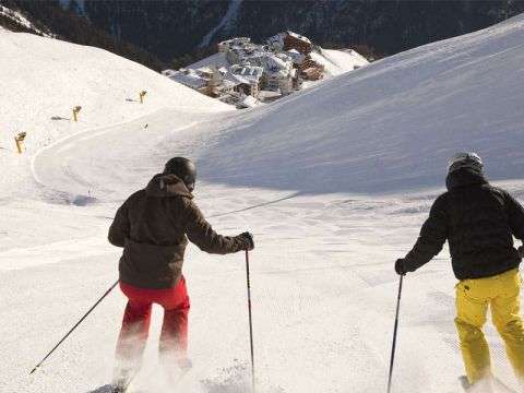 Skifahrer in Hochsölden in Tirol