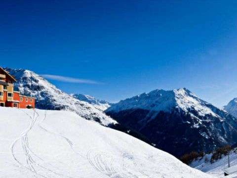 Skihotel an der Piste in Sölden Skigebiet