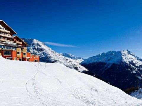 Skiurlaub in einem Ski in - Ski out Hotel im Ötztal in Tirol